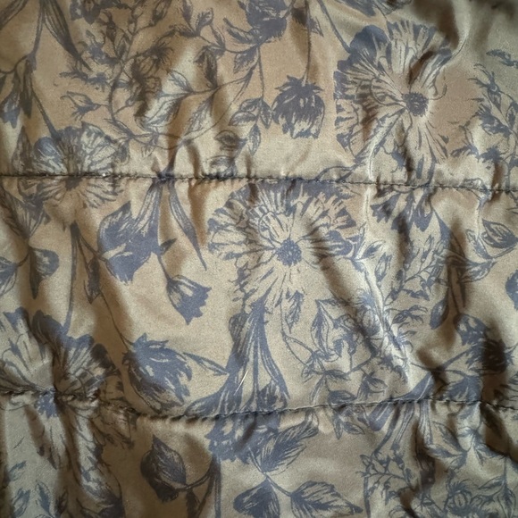 Reversible Hoodie Puffer Jacket - Picture 11 of 11